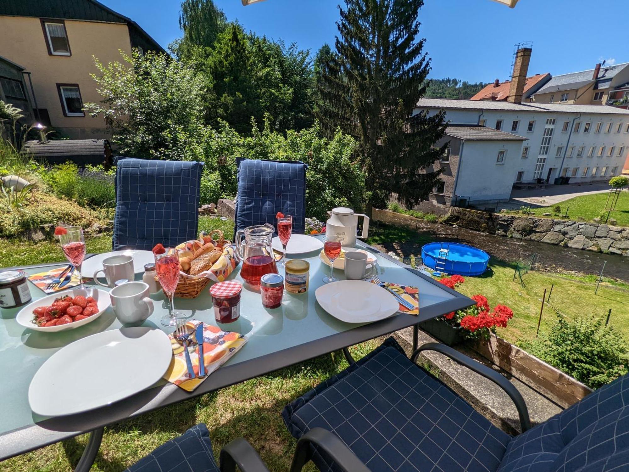 Hw3 - Urlaubsmagie - Helle, Grosse Wohnung Mit Pool 赛博尼茨 外观 照片
